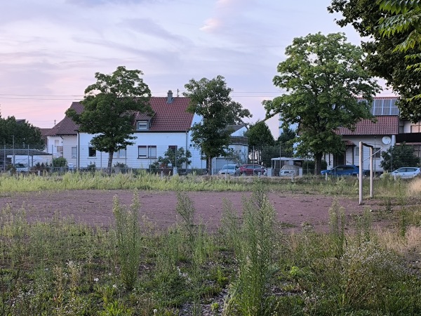 Sportzentrum der Gemeinde Platz 2 - Neuhofen/Pfalz