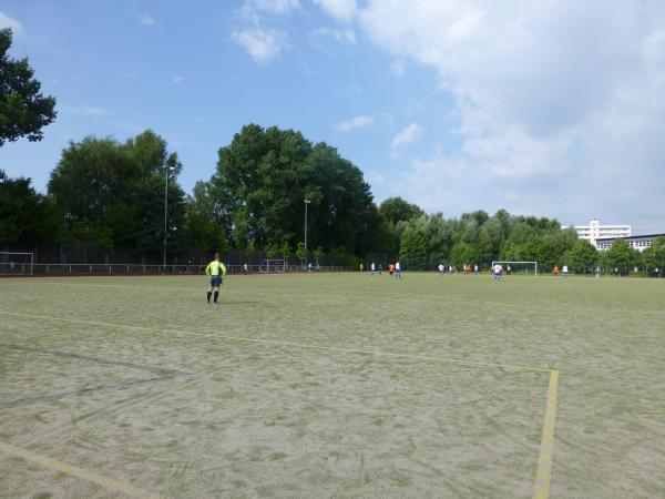 Sportplatz Darßer Straße - Berlin-Weißensee