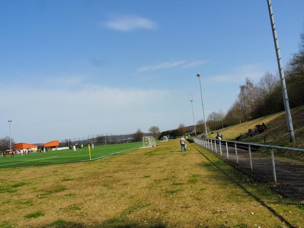 Sportpark Hülschenbrauck - Menden/Sauerland-Platte Heide