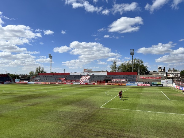 Estadio Pablo Comelli - Remedios de Escalada, BA