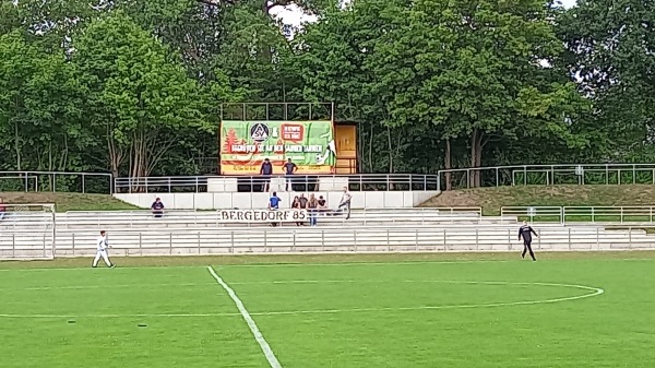 Stadion Sander Tannen - Hamburg-Bergedorf