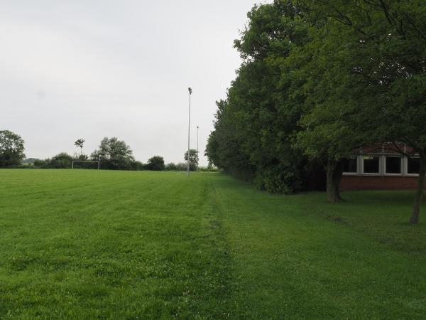 Sportplatz an der Schule - Krummhörn-Jennelt