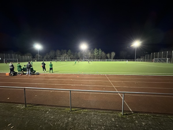 Sportplatz bei der Schönbeinhalle - Metzingen-Neugreuth