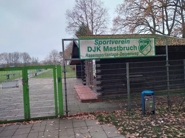 Sportplatz Deipenweg - Paderborn-Schloß Neuhaus