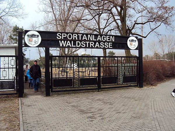 Stadion der Hüttenwerker auf den Sportanlagen Waldstraße - Eisenhüttenstadt