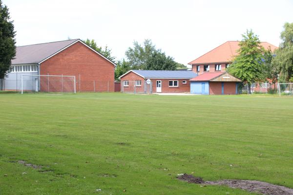 Sportplatz an der Schule - Südbrookmerland-Victorbur