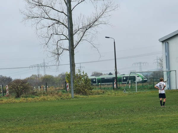 Kampfbahn Glück Auf Nebenplatz - Merseburg/Saale-Beuna