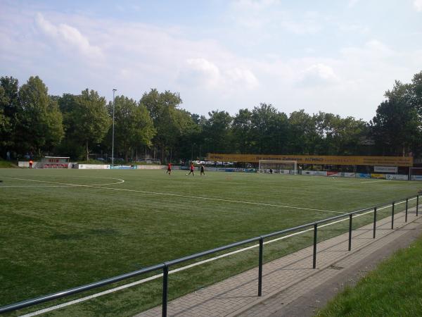 Bezirkssportanlage Düsseldorfer Straße Platz 2 - Duisburg-Wanheimerort