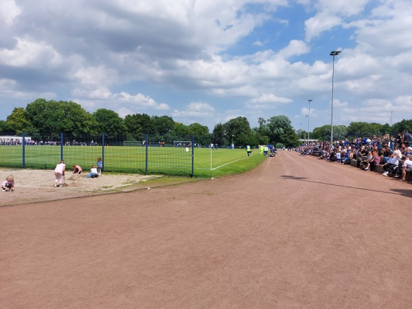 Bezirkssportanlage Westender Straße Trainingsplatz I Profis - Duisburg-Meiderich