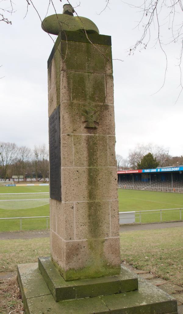 Bezirkssportanlage Stadion Feuerbachstraße - Düsseldorf-Bilk