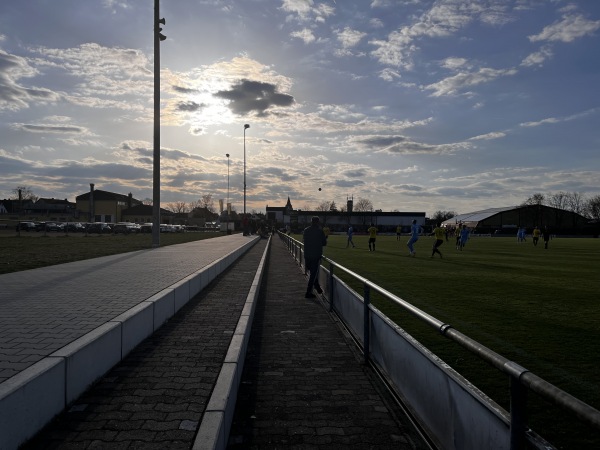 Sportzentrum Adelsdorf - Adelsdorf