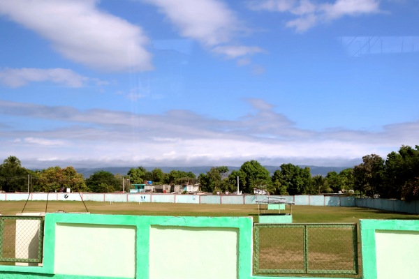 Campo de Fútbol Roberto Mora Constanten - Guantánamo
