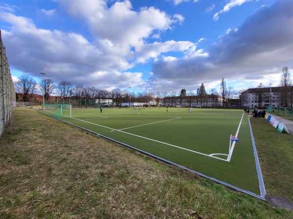 Friedrich-Ebert-Stadion Nebenplatz 1 - Berlin-Tempelhof