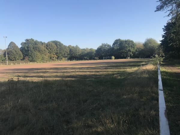 Bezirkssportanlage Kölner Straße Platz an der K-Bahn - Krefeld-Fischeln