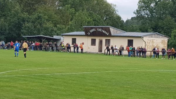 Hřiště TJ Sokol Květnová - Ostrov-Květnová