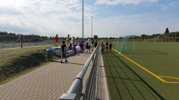 Bezirkssportanlage Sürther Feld Westplatz - Köln-Sürth