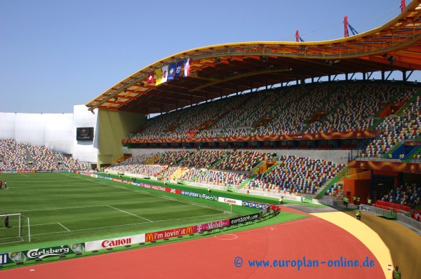 Estádio Dr. Magalhães Pessoa - Leiria