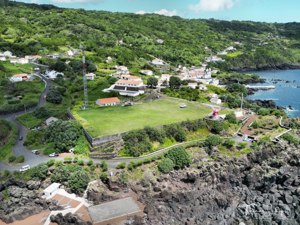 Campo de Futebol da Calheta de Nesquim - Calheta de Nesquim, Ilha da Picos, Açores