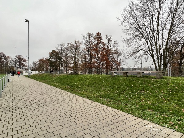 FV-Sportanlage - Kunstrasenplatz am Berg - Löchgau