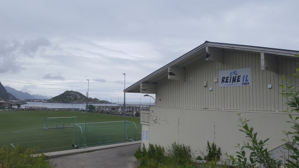 Reine stadion - Reine