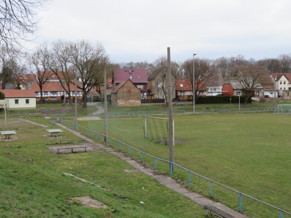 Sportplatz am Denkmal - Hötensleben