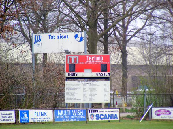 Sportpark Het Wooldrik veld 6-Blauwwitters - Borne