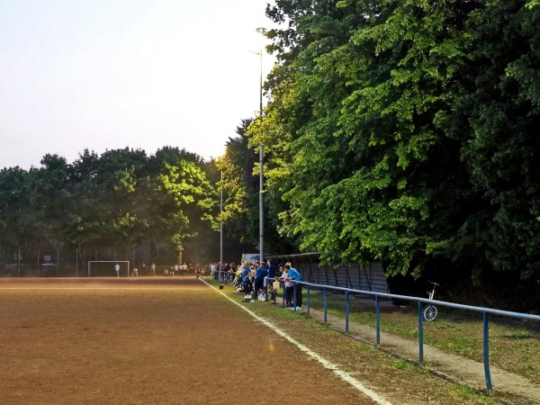 Sportplatz Wiesbadener Straße - Duisburg-Obermeiderich