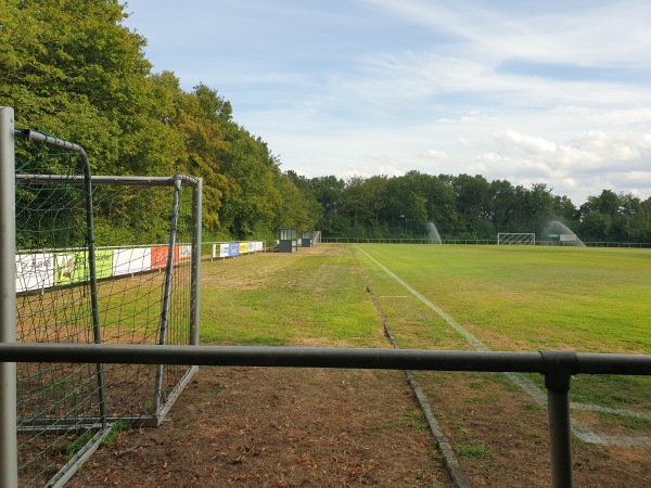 Sportplatz an der L365 - Geilenkirchen-Lindern