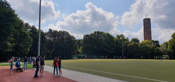 Bezirkssportanlage Graubündener Straße Platz 2 - München-Fürstenried