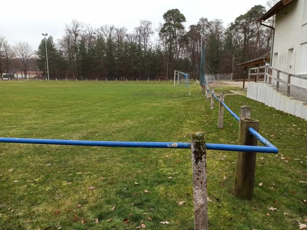 Wald-Stadion Nebenplatz - Linkenheim-Hochstetten