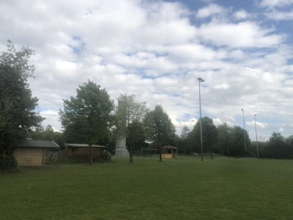 Sportplatz an der Mehrzweckhalle - Delbrück-Sudhagen