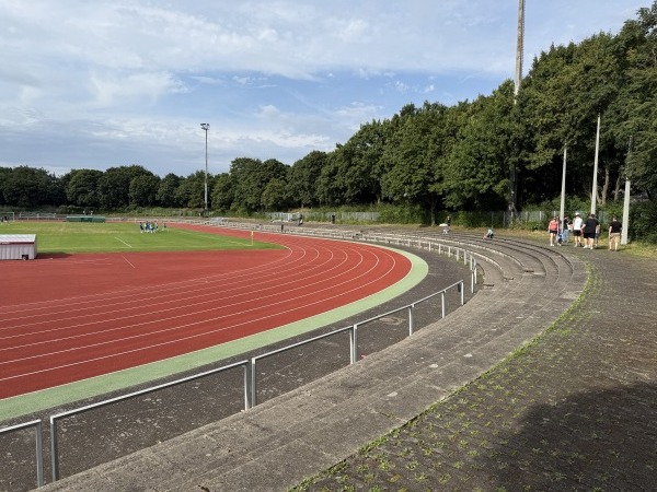 Leichtathletikstadion im Bürgerpark Nord - Darmstadt-Fasanerie
