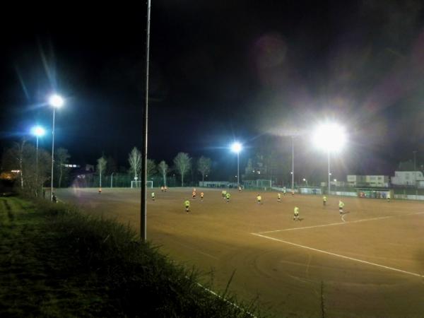 Vulkanstadion Nebenplatz - Kruft