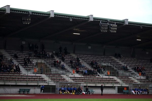 Rudolf-Tonn-Stadion - Schwechat