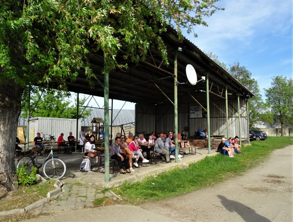 Futbalový štadión Dvory nad Žitavou - Dvory nad Žitavou