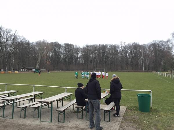 Sportplatz Hirtenfließ - Berlin-Eichwalde