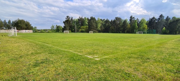 Boisko w Brzeźnicy - Brzeźnica