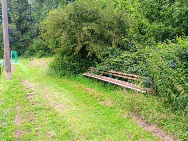 Sportplatz im Schloßpark - Süderholz-Klevenow