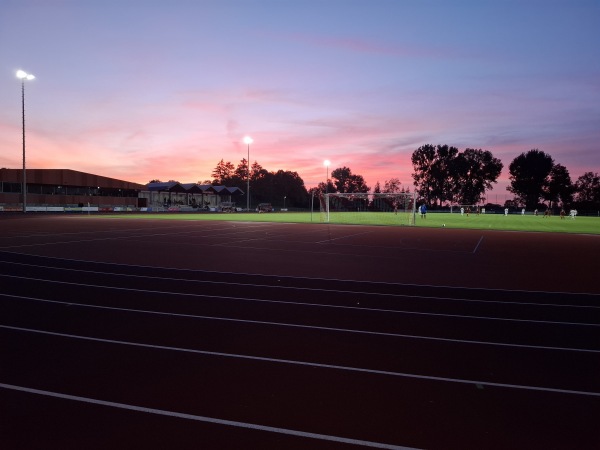 Stadion Tratteilstraße - Mering