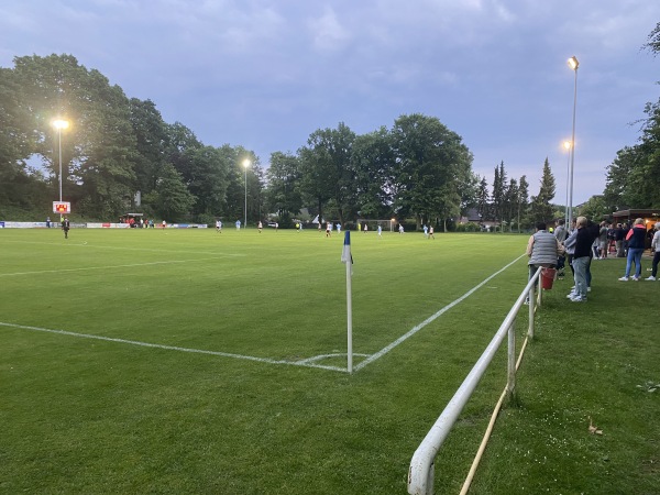 Sportplatz Vaenser Grund - Rosengarten bei Harburg-Nenndorf