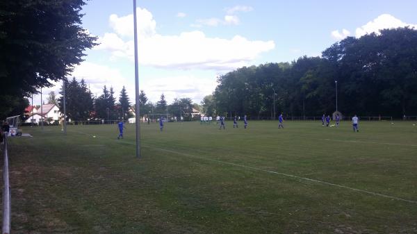 Gemeinde-Sportplätze Strandweg - Halbe