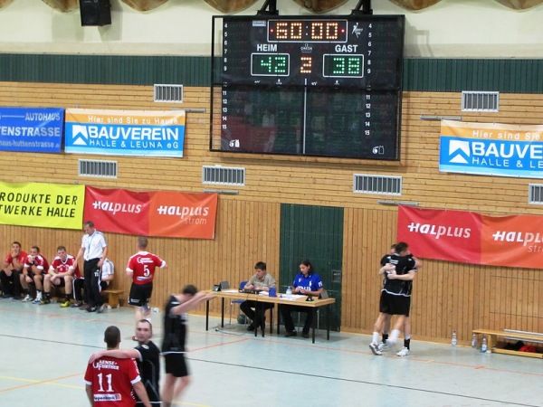 Sporthalle im Bildungszentrum Halle Neustadt - Halle/Saale-Neustadt