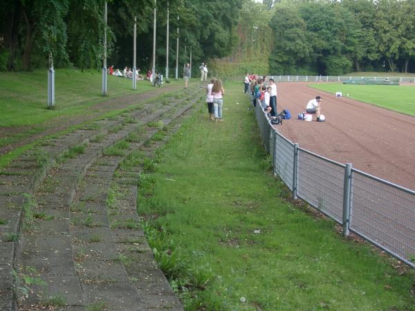 Friedrich-Ludwig-Jahn-Platz - Gelsenkirchen-Heßler