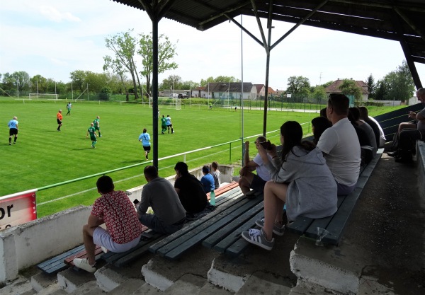 Futbalové ihrisko Čáčov - Senica-Čáčov