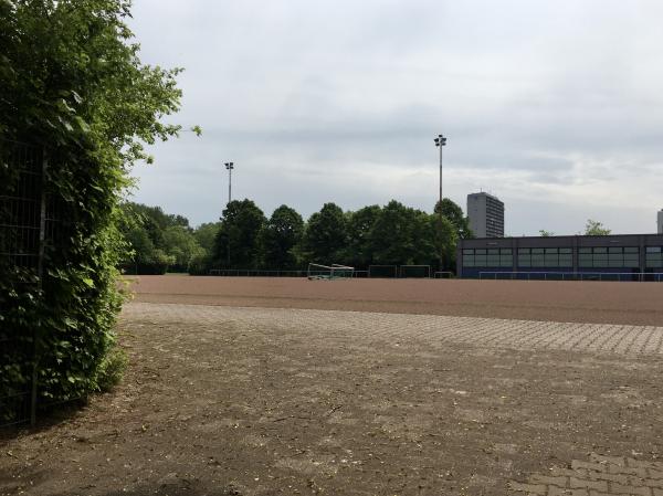 Sportplatz Lise-Meitner-Schule - Köln-Porz-Eil