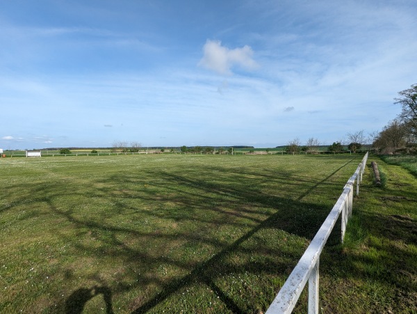 Sportplatz Rotdornstraße - Fehrbellin-Karwesee