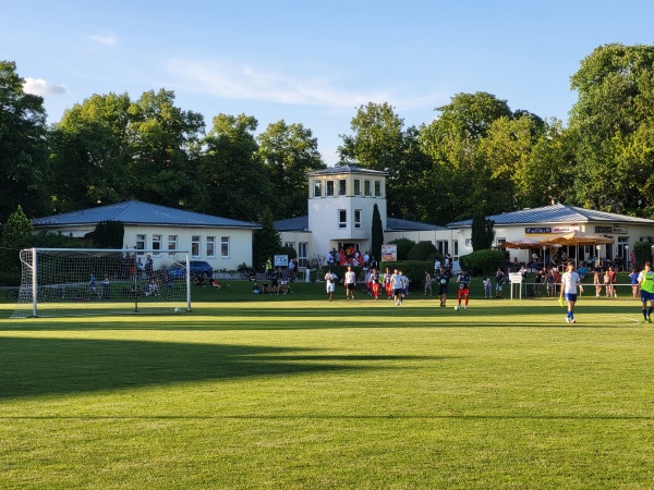 Lok-Platz an der Glienicker Brücke - Potsdam-Berliner Vorstadt