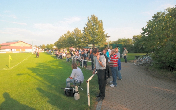 Sportplatz in der Ortsmitte - Ginsheim-Gustavsburg