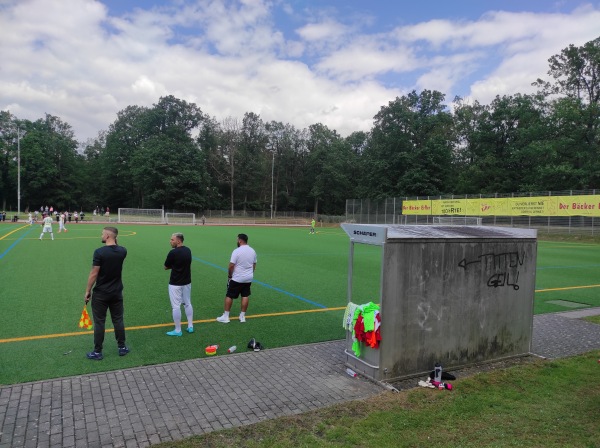 Sportplatz Heideweg - Neu-Isenburg-Zeppelinheim