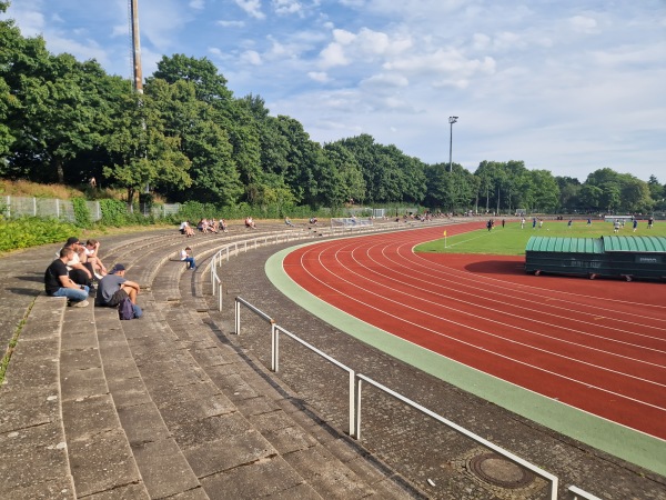 Leichtathletikstadion im Bürgerpark Nord - Darmstadt-Fasanerie
